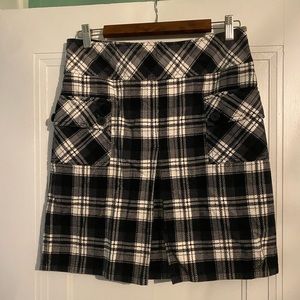 High waisted black and white plaid winter skirt! LOFT size 4